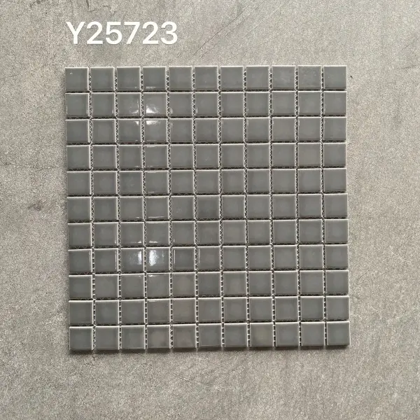 Glazed porcelain mosaic, 25 x 25 mm, selection 085